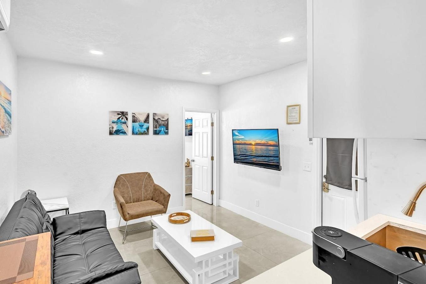 Boutique One Bdrm Close To Aventura Mall & Beach Hallandale Beach Exterior photo