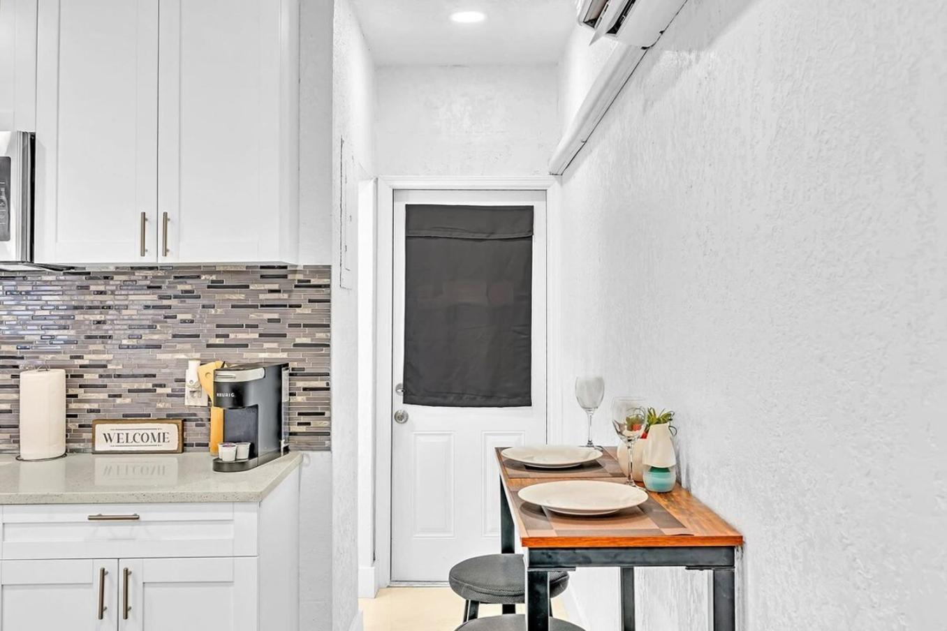 Boutique One Bdrm Close To Aventura Mall & Beach Hallandale Beach Exterior photo